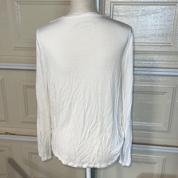 Aeropostale Soft V Long Sleeve Shirt Blouse Embroidered Floral White Juniors L - Picture 2 of 9